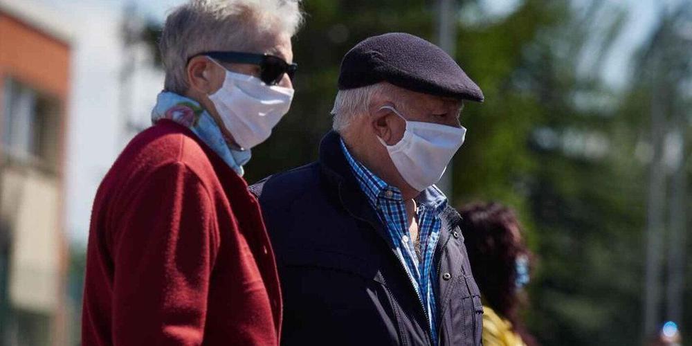 personas_mayores_con_mascarillas