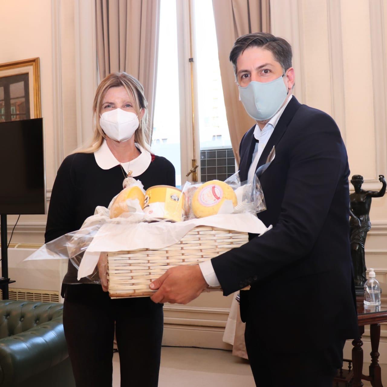 Arrieta Marisa Trotta universidad (2)