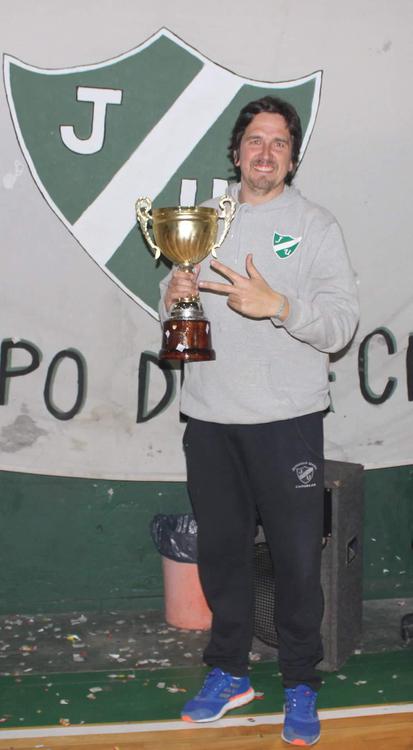 anuario basquet petre DT TRICAMPEON