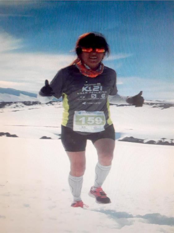 dominguez Volcán  batea Mahuida 21km en la nieve compitiendo con chilenas y haciendo podio