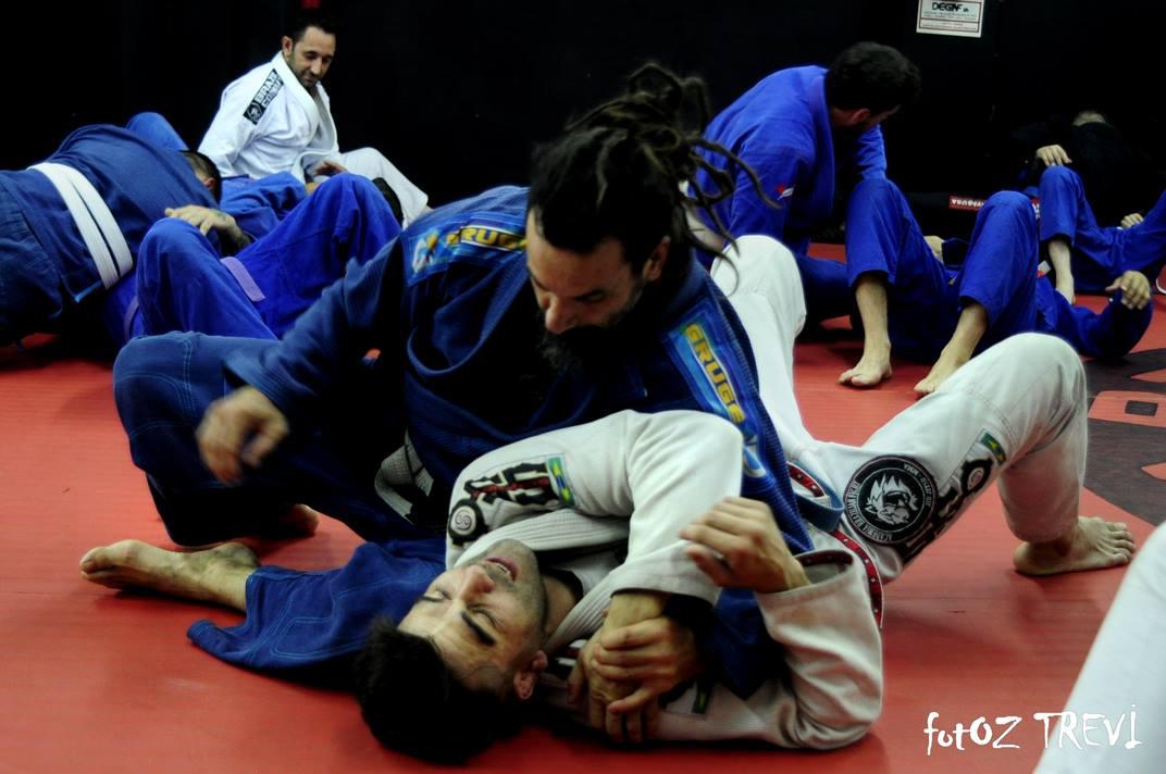 garavaglia practicando brazilian jiujitsu