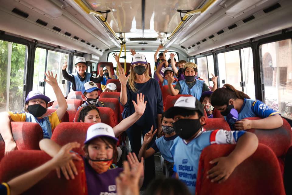 Chicos visitaron la bombonera