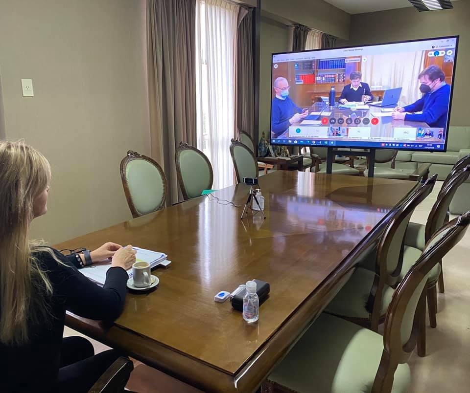 MF - Charlas con Gobernador Axel K