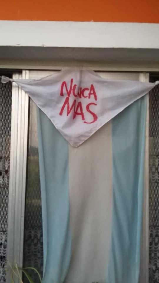 pañuelos en casas nunca mas