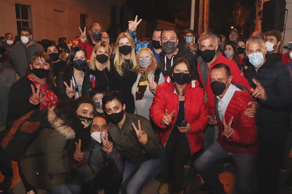 Festejos en el bunker del Frente de Todos (1)