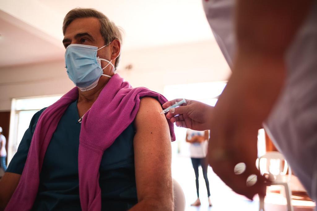 18-2 comenz+¦ la campa+¦a de vacunaci+¦n (1)