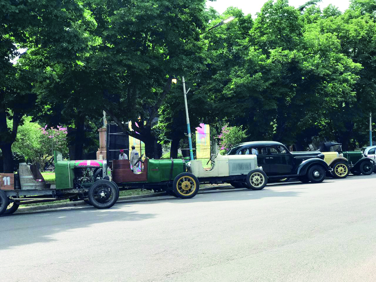 avac raid turistico estacionados en laplaza