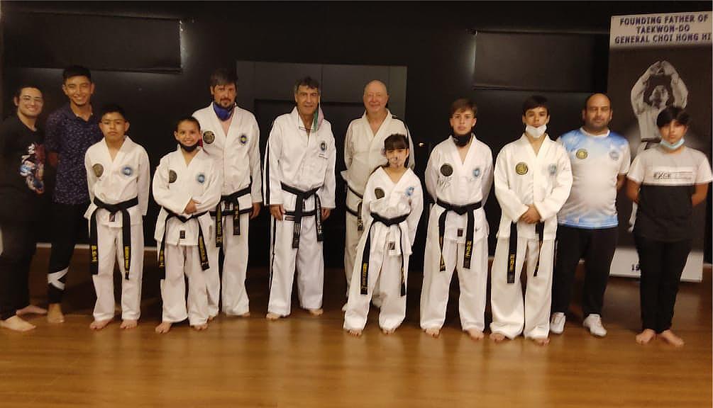 tae kwon do alumnos ECHEVERRIA esta