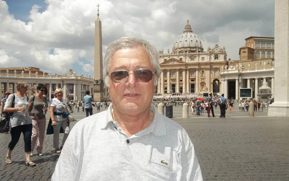cura en el Vaticano