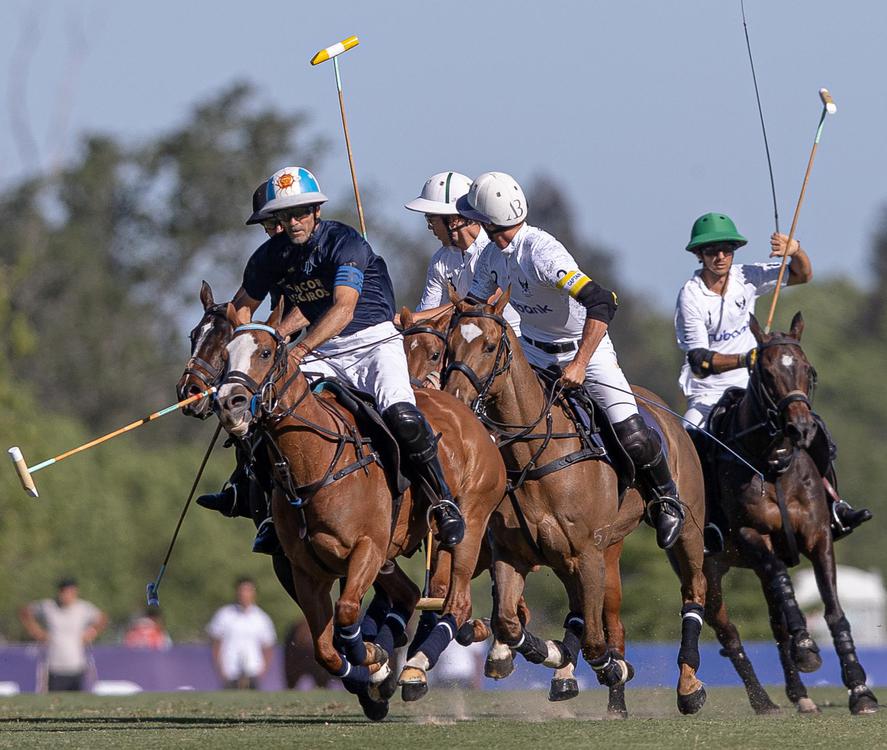 polo hurlingham la dolfina la ensenada ADOLFO CAMBIASO