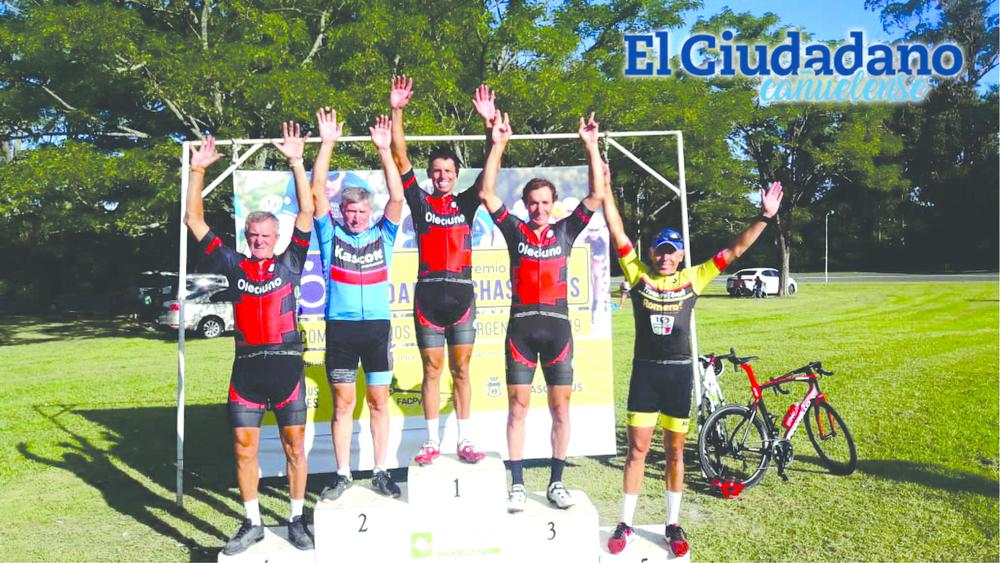salmon Salmón en lo más alto del podio junto a su actual equipo, del que forma parte el ex TC Roqueperense Eduardo Leguizamón