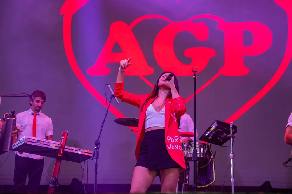 bf5393dc-34b5-4f85-9a2d-dacb28ddc8d5