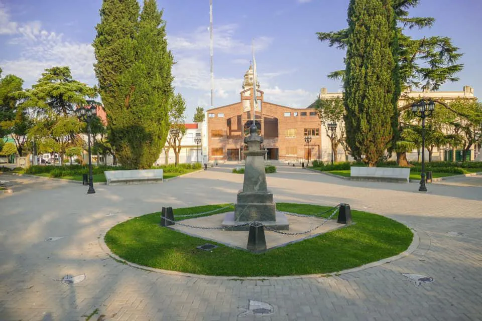 plaza cañuelas