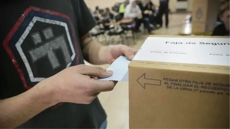 el-voto-joven-la-mira