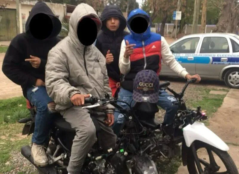 1d06abfb-bf66-4e12-a83b-54c00b60d34e