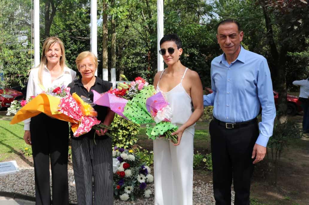 Telma Martines y Mirta Carmona y su reconocimiento por Fassi y Arrieta.