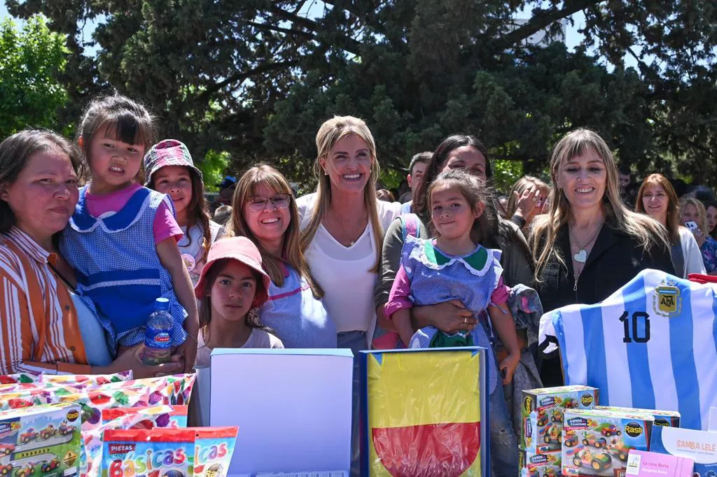 jardines maternales municipales y rurales entrega de kits y visita de autoridades (13)
