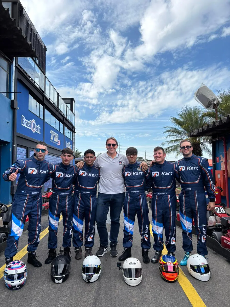 825b7fe9-2af7-4189-994f-318e6410893e