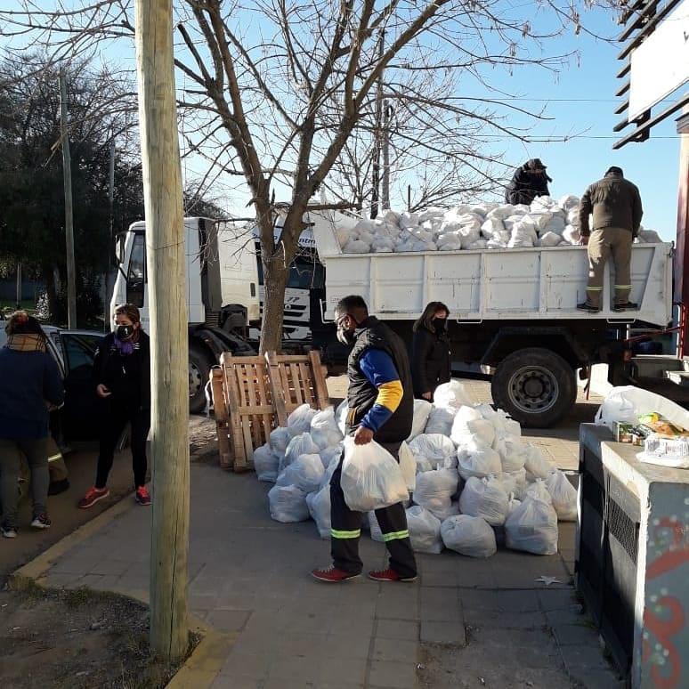 Consejo Escolar Armaron Más De 15 Mil Bolsones De Mercadería Para Distribuir 2949