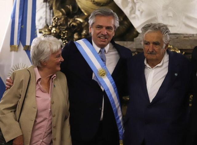 Jose Pepe Mujica con Lucia Topolansky y Alberto Ferenandez