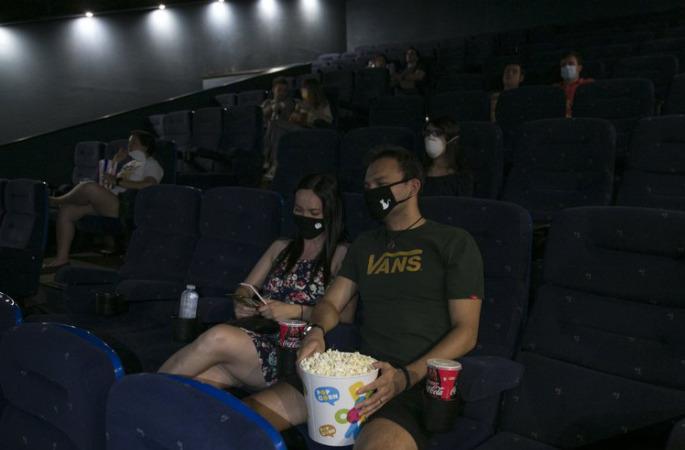 cine-aforo-barbijo-33