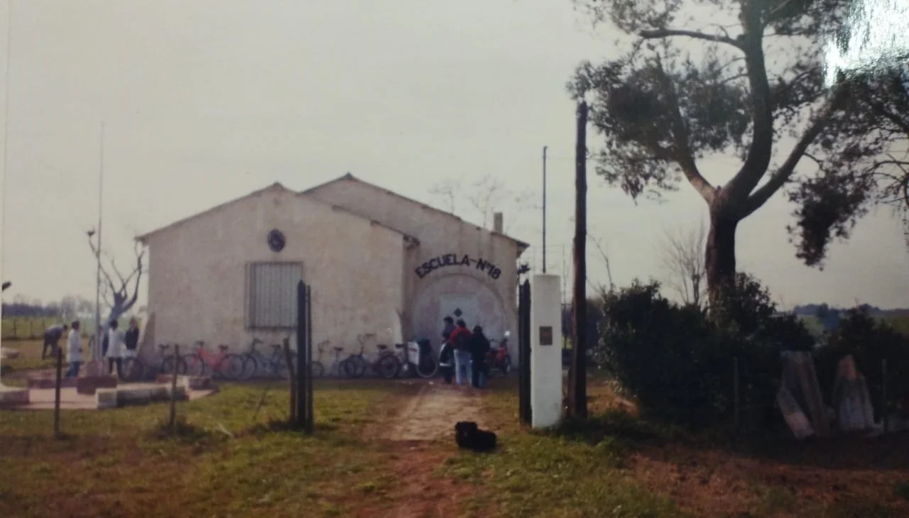 es18 b