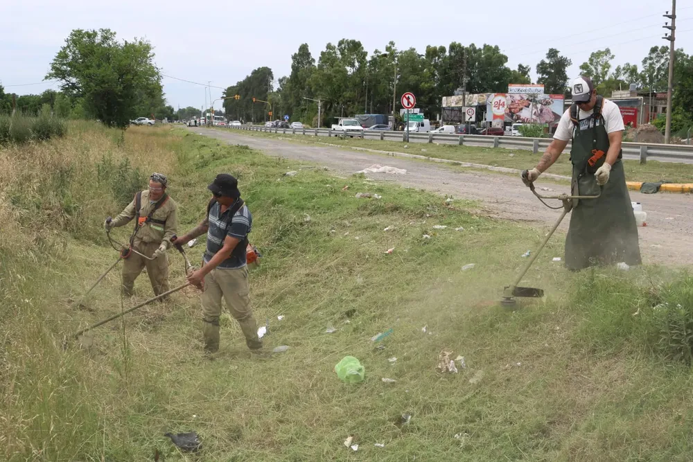 5819815c-2c9d-402d-94ac-dbcbcd3d18c6