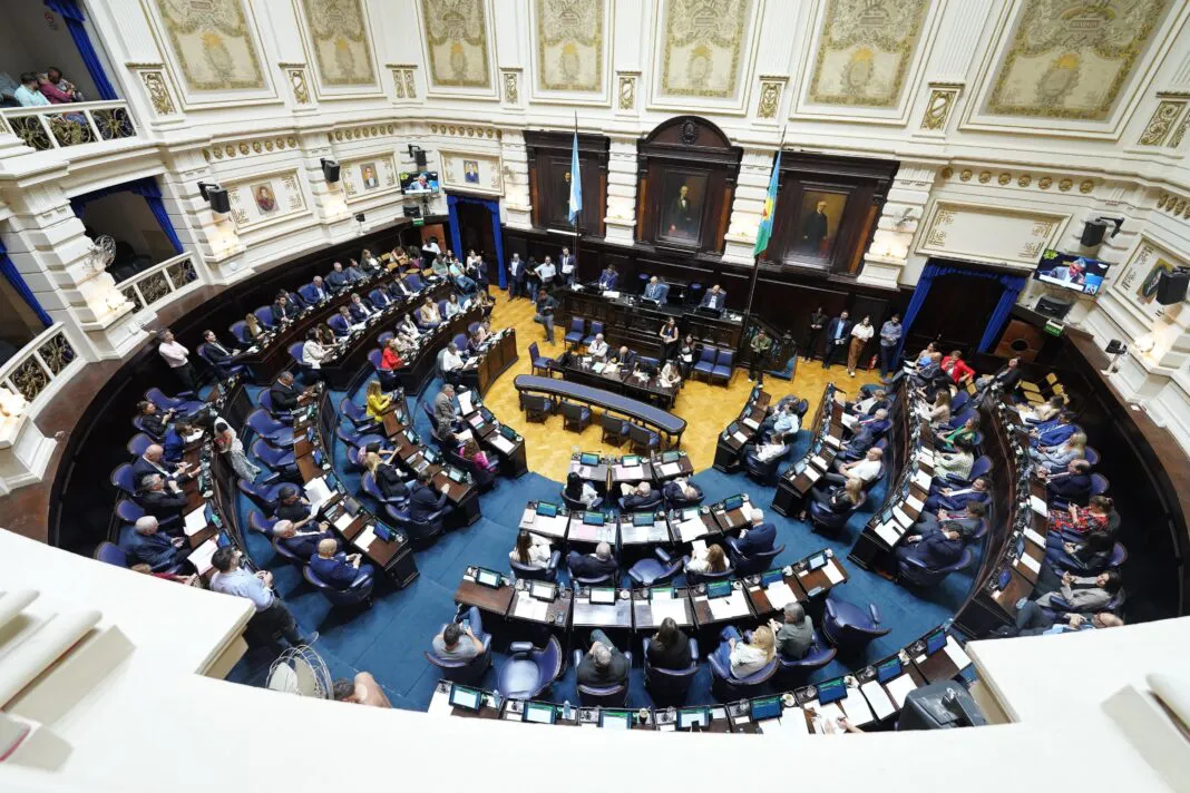 diputados-sesion-1068x712