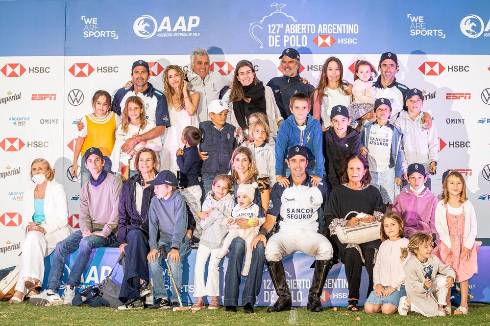polo la dolfina campeon y familias
