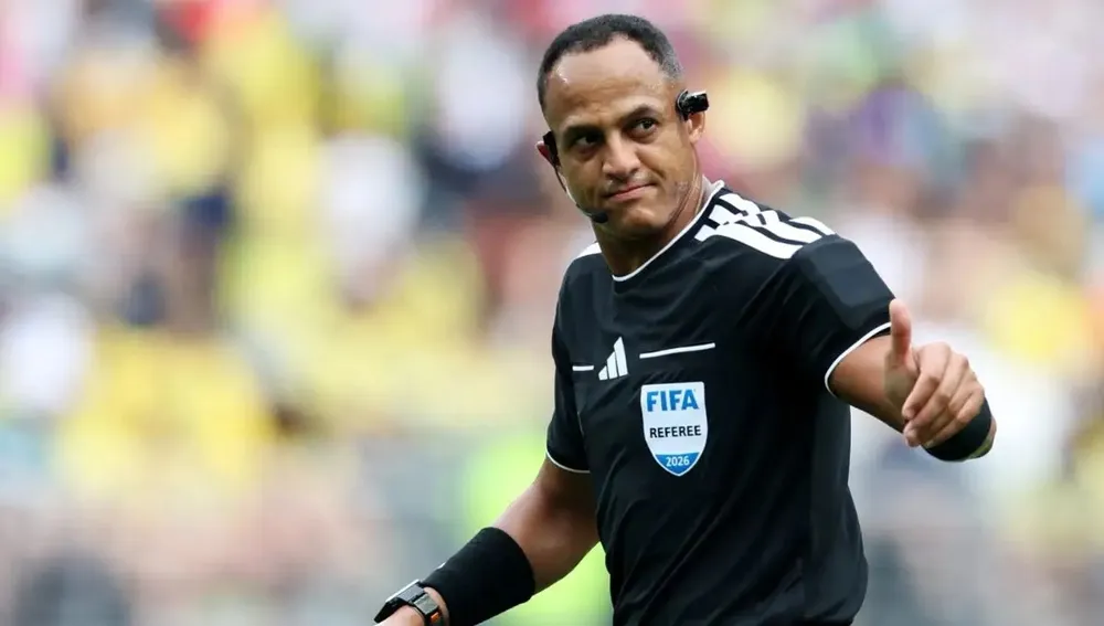 el-arbitro-estadounidense-ismail-elfath
