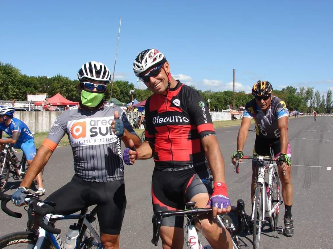 ciclismo casani y salmon antes de largar