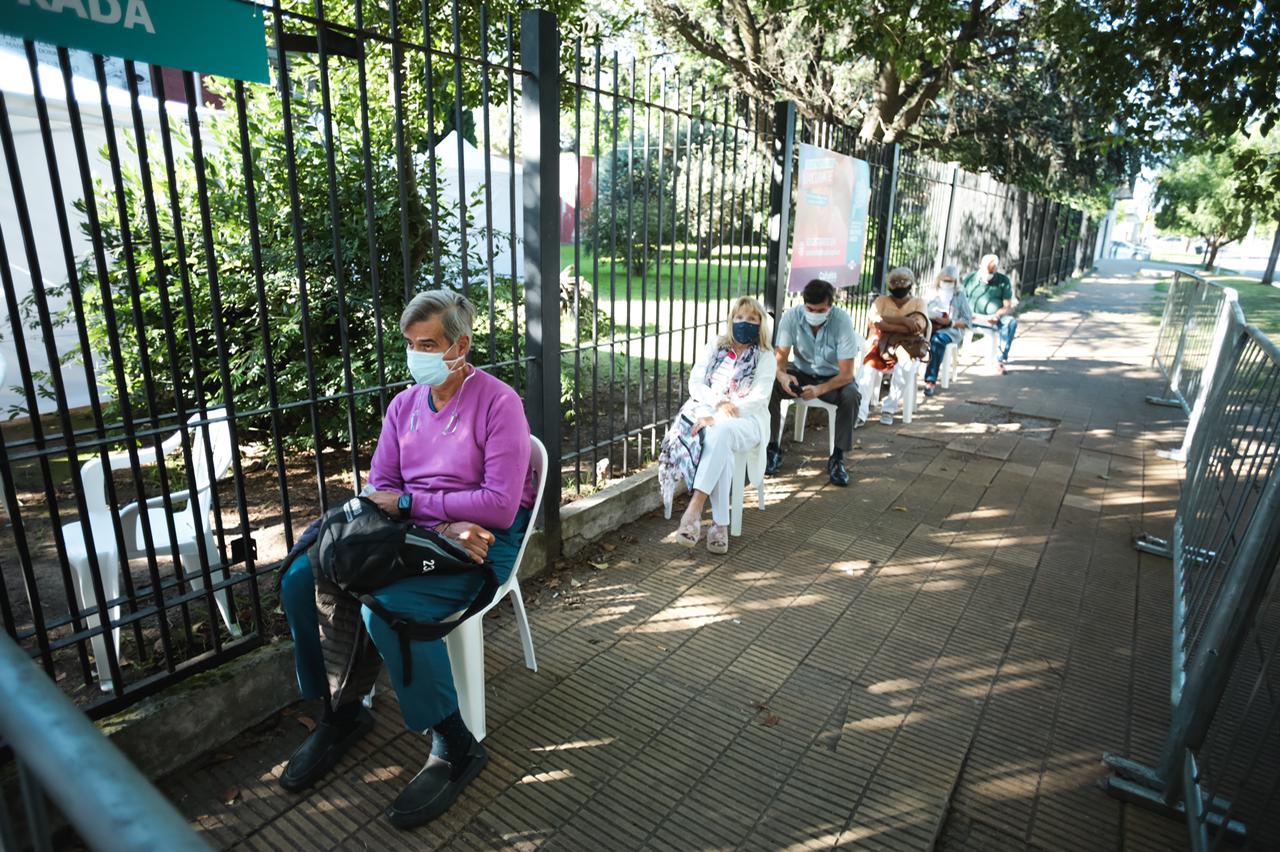 18-2 comenz+¦ la campa+¦a de vacunaci+¦n (8)