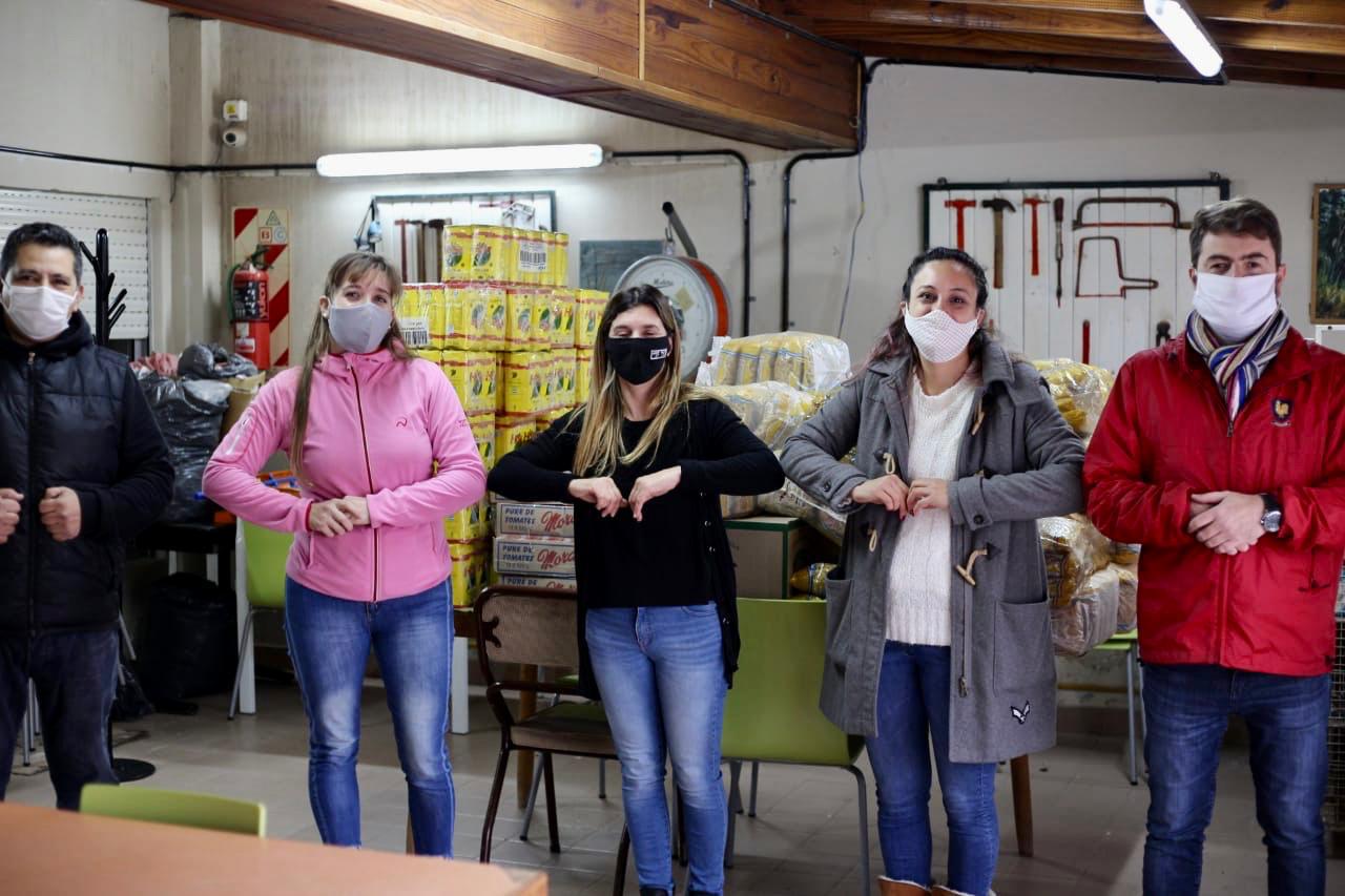 24-6 entrega de mercaderias en Apyad (3) 2