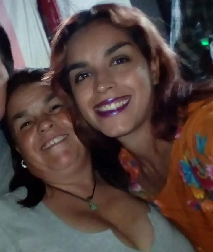 Patricia con sus hija