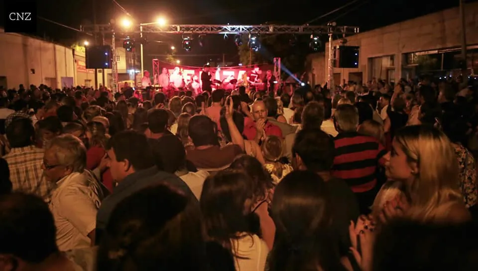 Foto Página 14 a la derecha