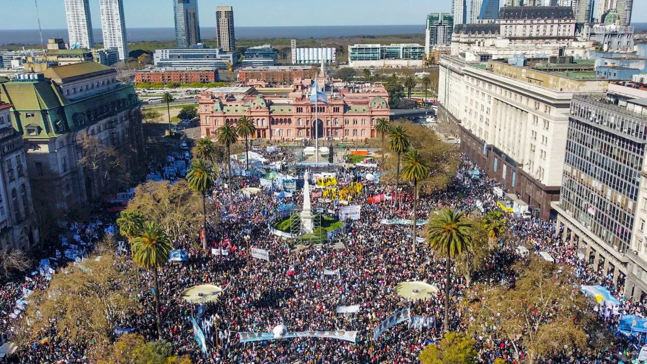 Plaza 3