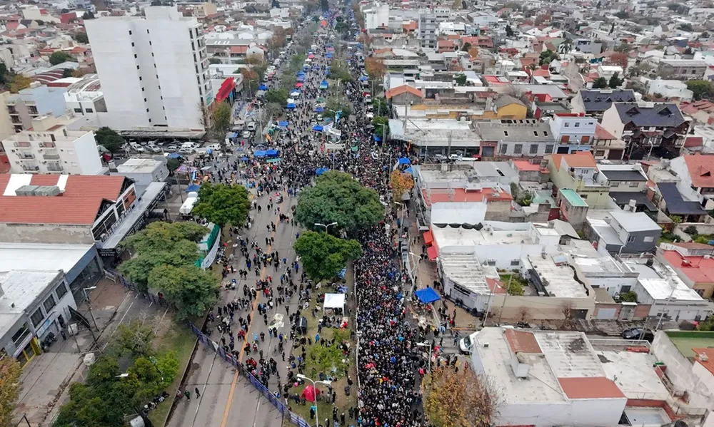 una-fila-interminable-busca-del-idolo