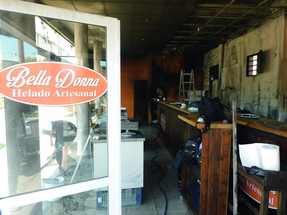 Heladeria incendiada (2)