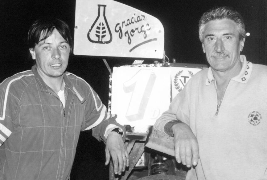 ciudadano 53 aniversario automovilismo calderaro campeon tcb junto a gianni