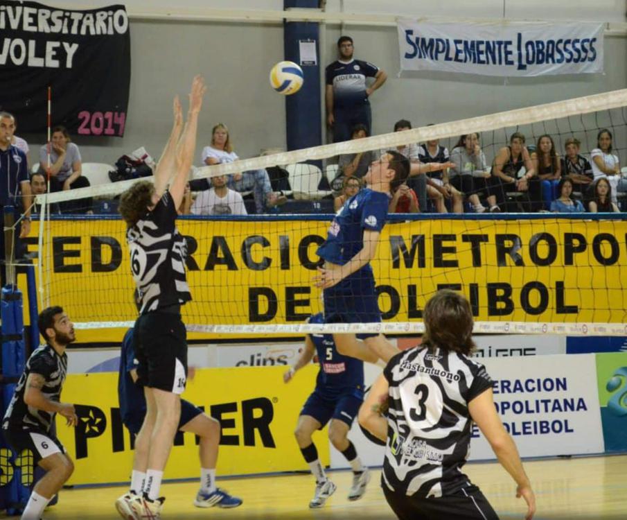 giraldo lomas voley rematando