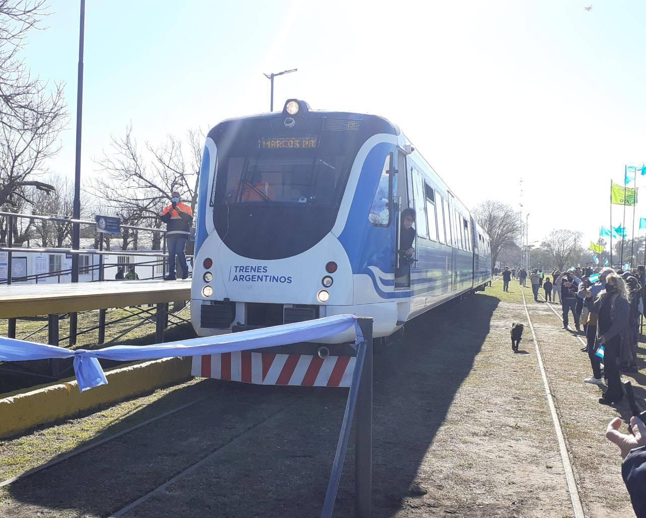 Tren inaugural a Marcos Paz 3