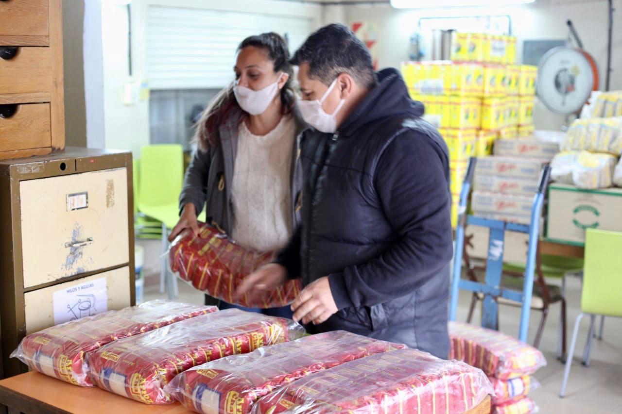 24-6 entrega de mercaderias en Apyad (2) 1