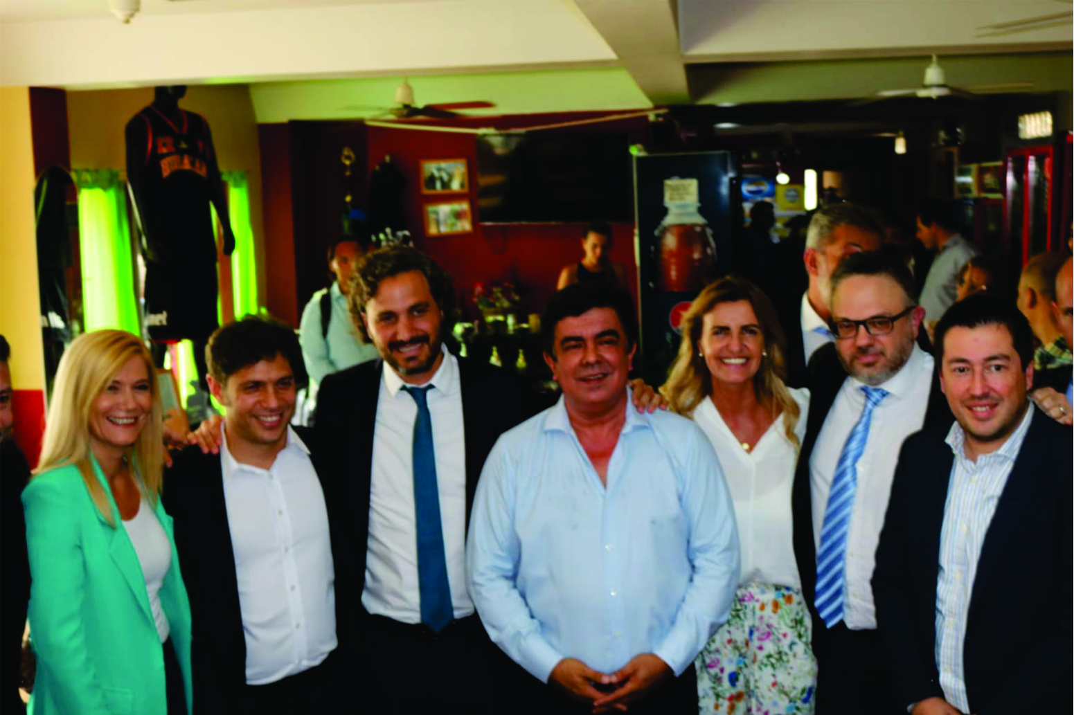 MARISA Y AXEL, MAGARIO
