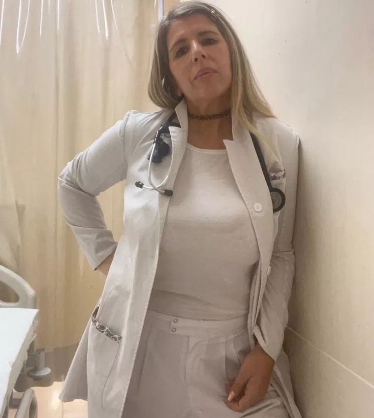 thumbnail_Foto Doctora Basterrica Página 7